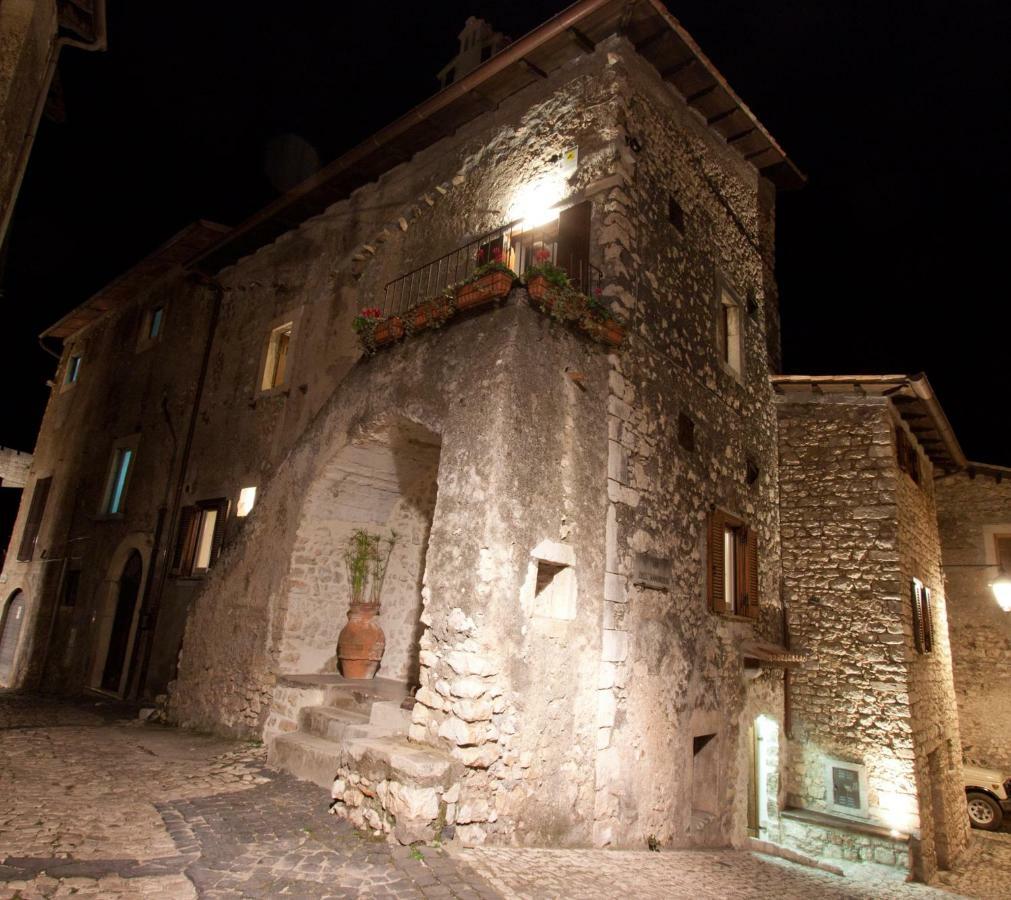 Lelive Bed And Breakfast Sermoneta Eksteriør bilde